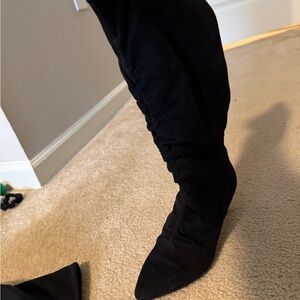 Elegant Black Women's Boots with kitten heel